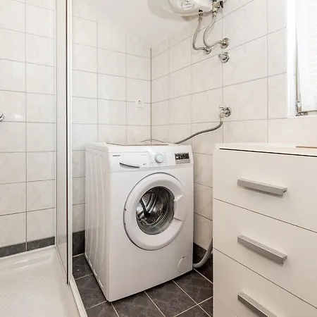 Apartment Jadrija21 *
